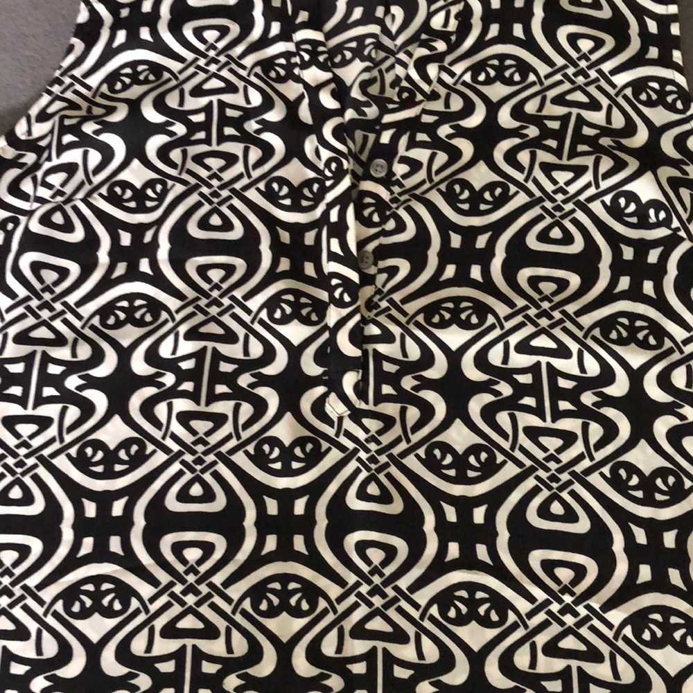 Banana republic top black and white